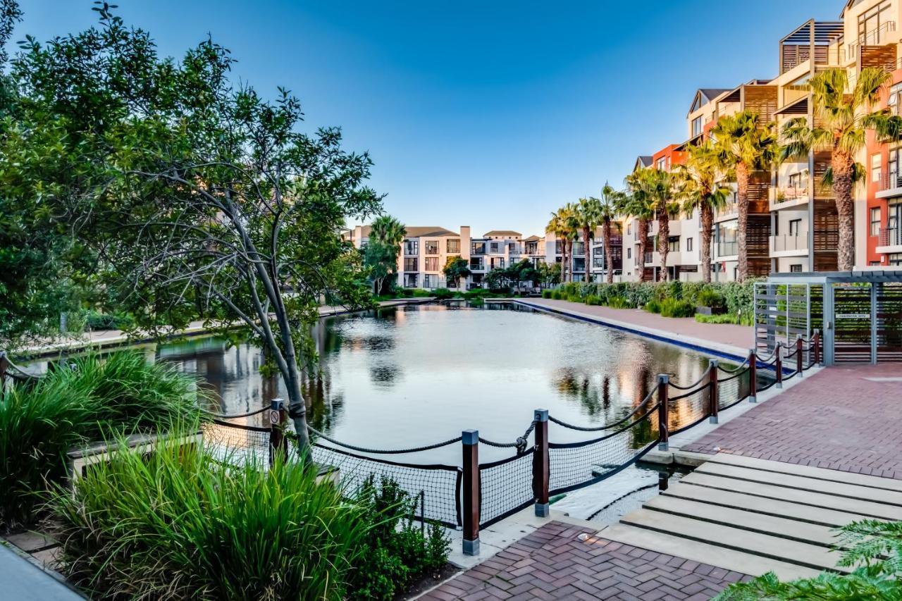Belina - Quayside Canal Front Apartment *