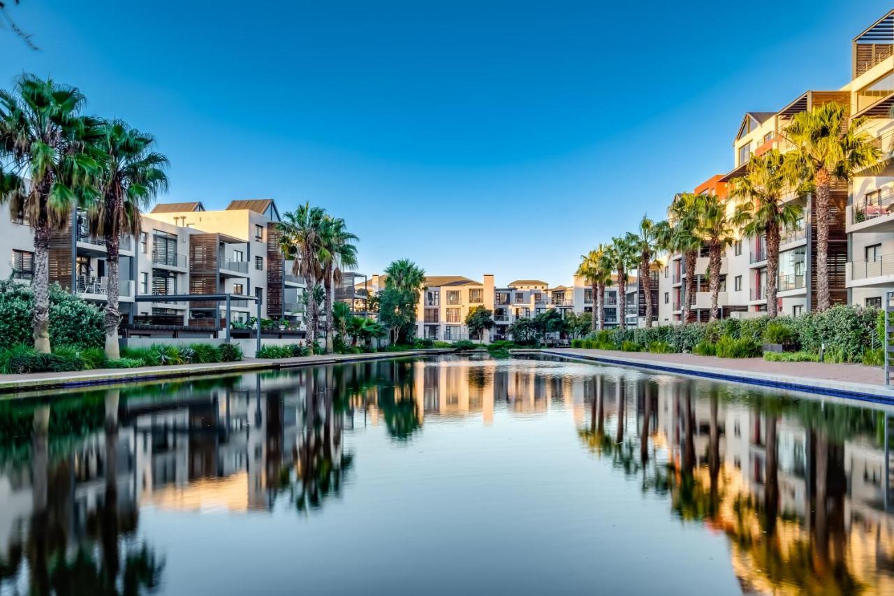 Belina - Quayside Canal Front Apartment