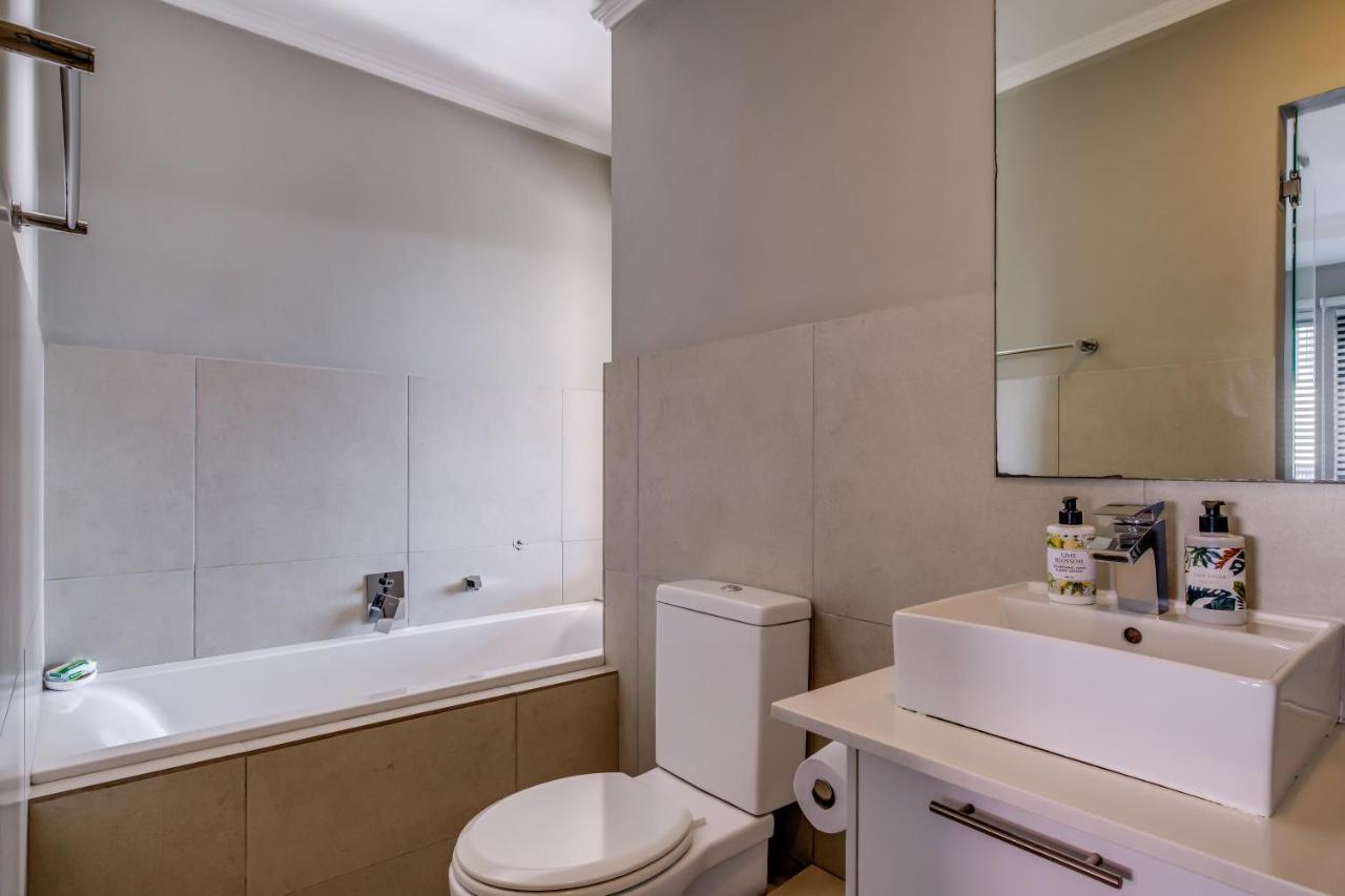 Belina - Quayside Canal Front Apartment